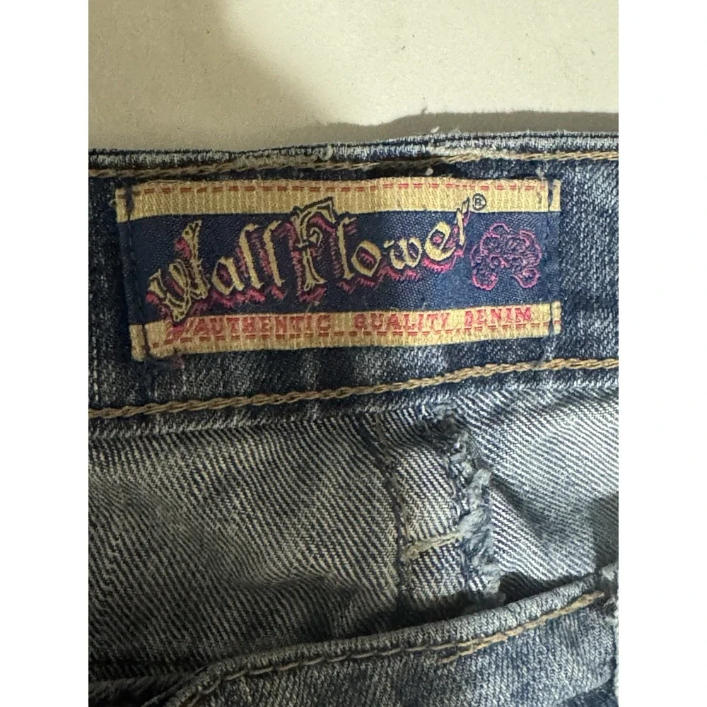 Wallflower Women's Size 15 Distressed Bootcut Jeans Light Wash Embroidered